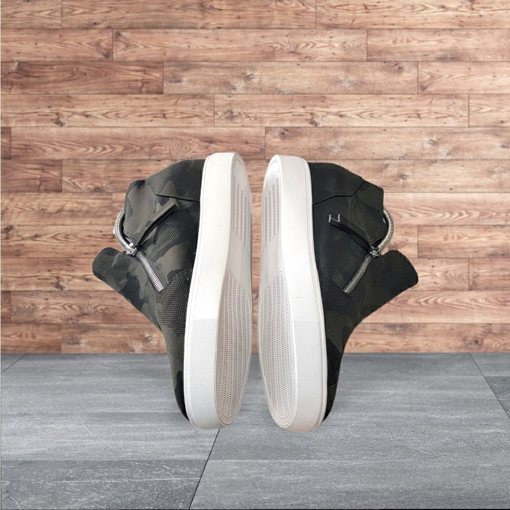Steve Madden Womens Sneakers Shoes Camouflage Zipper High Top 8M - Picture 3 of 6